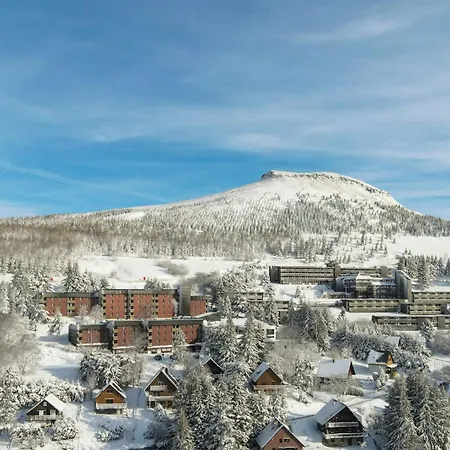 Cosy Au Centre, Acces Aux Pistes, Balcon Sud, Wifi, Parking A Proximite - Fr-1-814-70 Apartment *